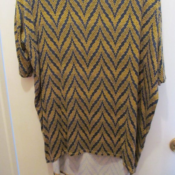 LULAROE Irma Top Shirt Chevron Snake Print Gold & Blue Size XS ~ Unicorn? - Picture 3 of 12